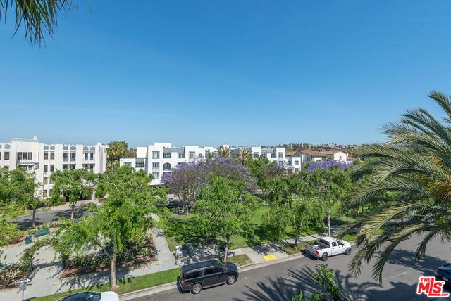 5625 Crescent Parkway 301, Playa Vista, CA 90094
