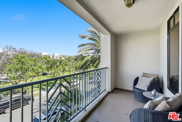 5625 Crescent Parkway 301, Playa Vista, CA 90094