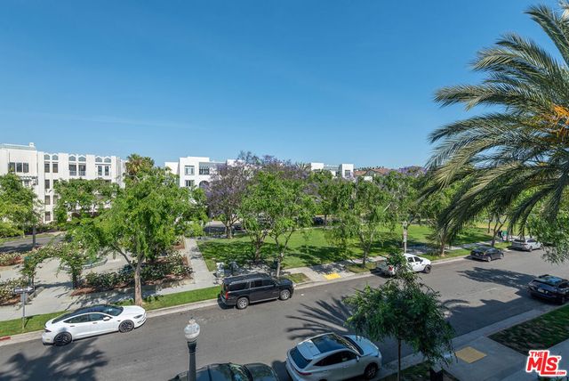 5625 Crescent Parkway 301, Playa Vista, CA 90094