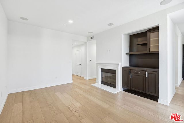 5625 Crescent Parkway 301, Playa Vista, CA 90094