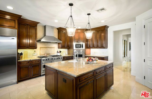 13955 Durham Road, Beverly Hills, CA 90210