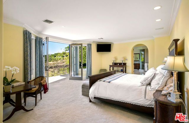 13955 Durham Road, Beverly Hills, CA 90210