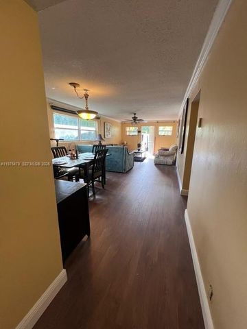 109 SW 1st Ave, Hallandale Beach, FL 33009