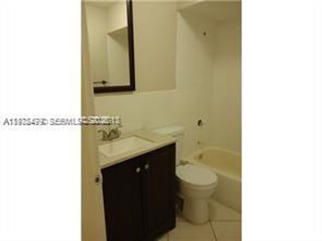 109 SW 1st Ave, Hallandale Beach, FL 33009