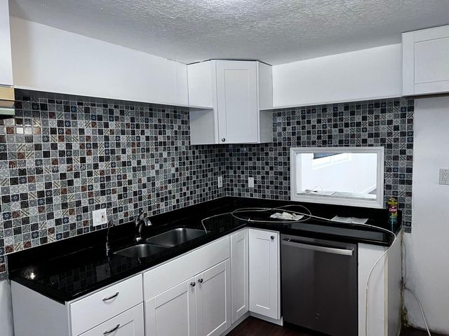 109 SW 1st Ave, Hallandale Beach, FL 33009