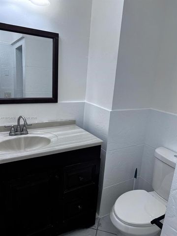 109 SW 1st Ave, Hallandale Beach, FL 33009