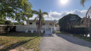 109 SW 1st Ave, Hallandale Beach, FL 33009