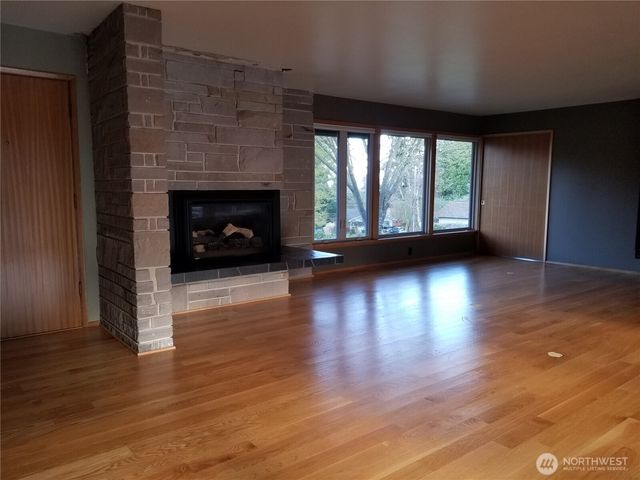 18427 91st Place W, Edmonds, WA 98026