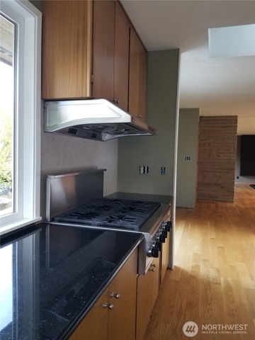 18427 91st Place W, Edmonds, WA 98026