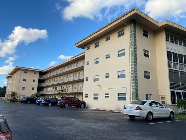 4191 NW 41st Street 314, Lauderdale Lakes, FL 33319