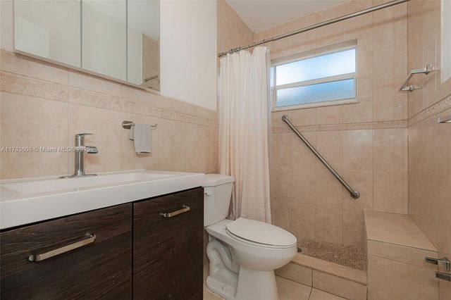 534 W 16th St, Hialeah, FL 33010