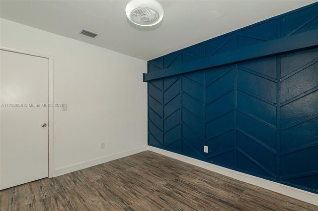 534 W 16th St, Hialeah, FL 33010