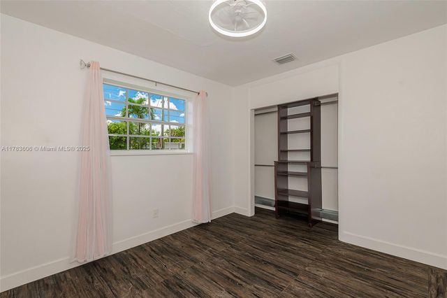 534 W 16th St, Hialeah, FL 33010