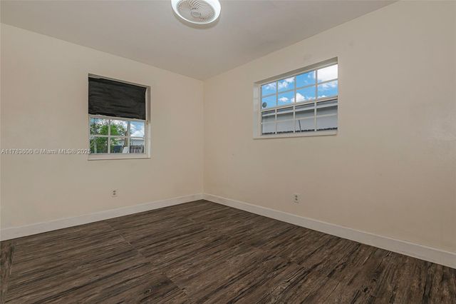 534 W 16th St, Hialeah, FL 33010