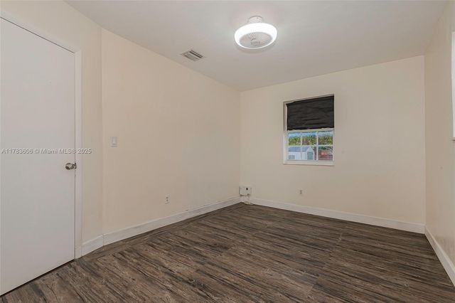 534 W 16th St, Hialeah, FL 33010