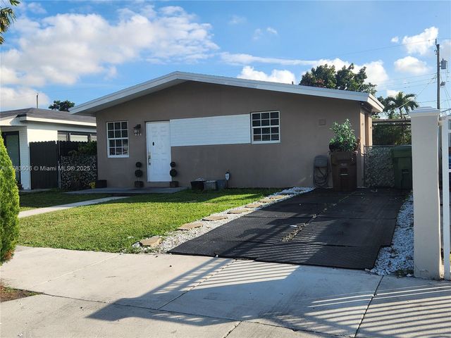 534 W 16th St, Hialeah, FL 33010