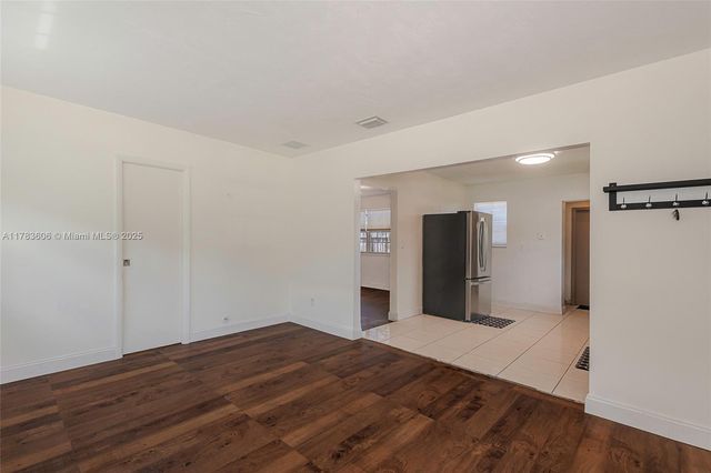 534 W 16th St, Hialeah, FL 33010