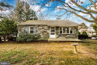 301 2ND AVE, Newtown Square, PA 19073