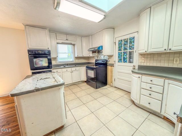 933 Greenwood Circle, Cary, NC 27511