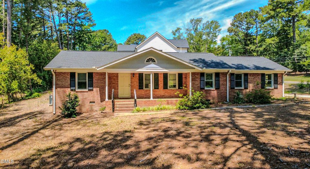 933 Greenwood Circle, Cary, NC 27511