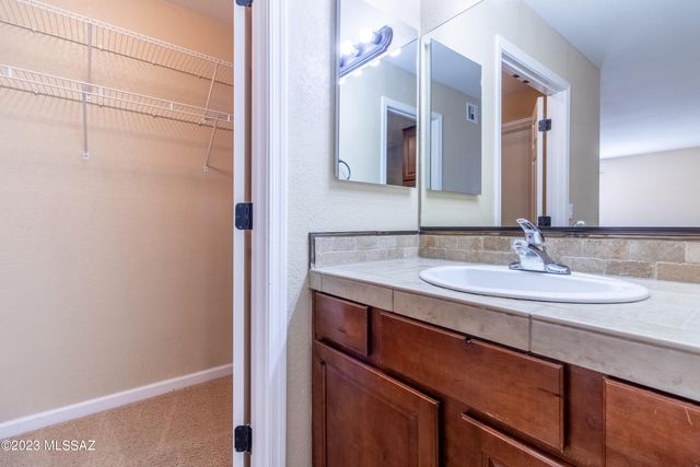 6651 N Campbell Ave Apt 238, Tucson, AZ 85718