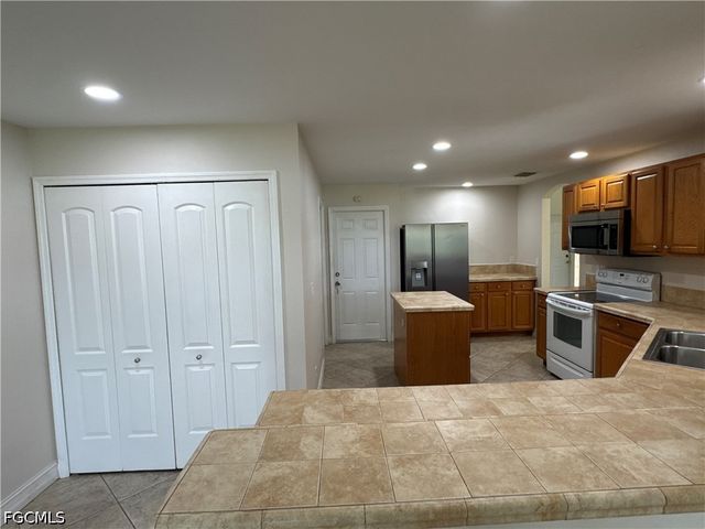 4914 7th ST W, Lehigh Acres, FL 33971