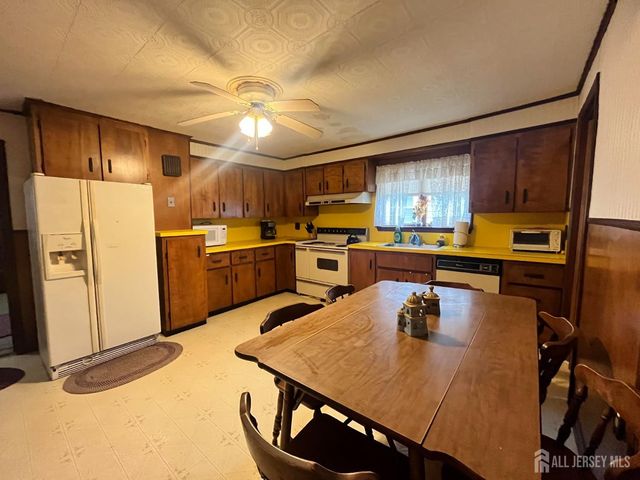 166 Pulaski Avenue, Sayreville, NJ 08872