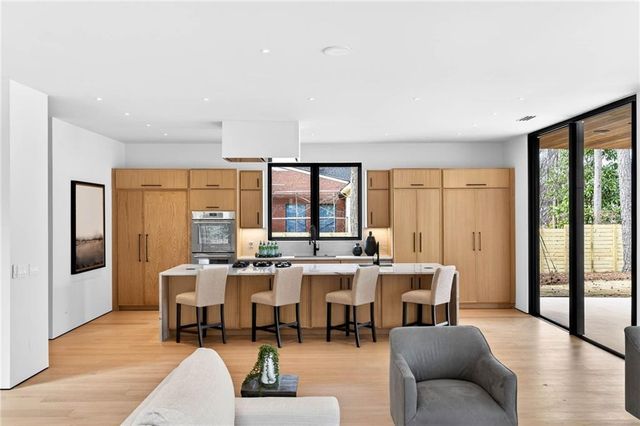 195 Pebble Trail, Alpharetta, GA 30009