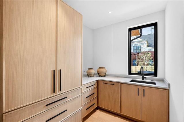 195 Pebble Trail, Alpharetta, GA 30009