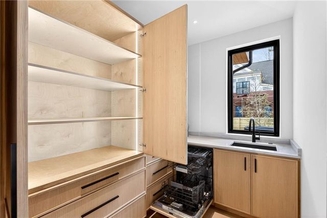 195 Pebble Trail, Alpharetta, GA 30009