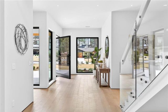 195 Pebble Trail, Alpharetta, GA 30009