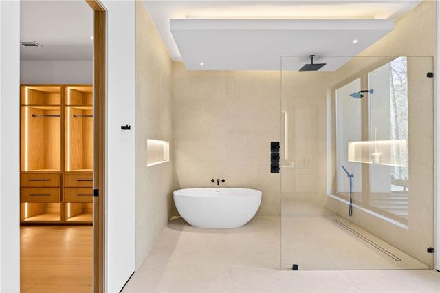 195 Pebble Trail, Alpharetta, GA 30009