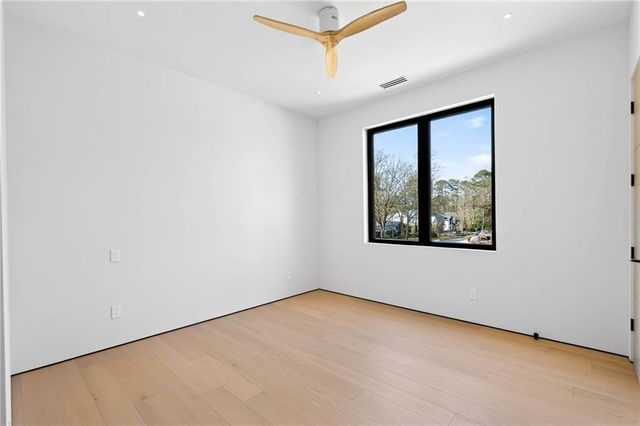 195 Pebble Trail, Alpharetta, GA 30009