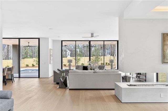 195 Pebble Trail, Alpharetta, GA 30009