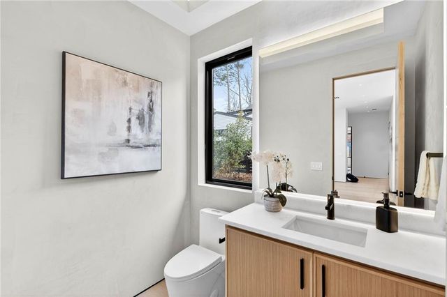 195 Pebble Trail, Alpharetta, GA 30009