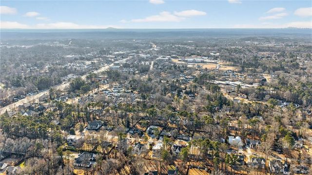 195 Pebble Trail, Alpharetta, GA 30009