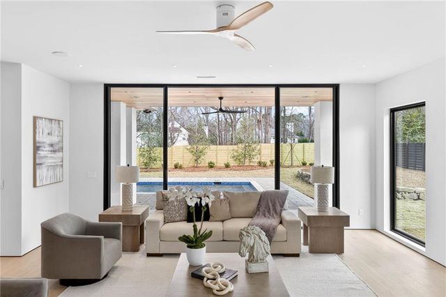 195 Pebble Trail, Alpharetta, GA 30009