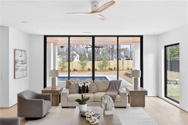 195 Pebble Trail, Alpharetta, GA 30009