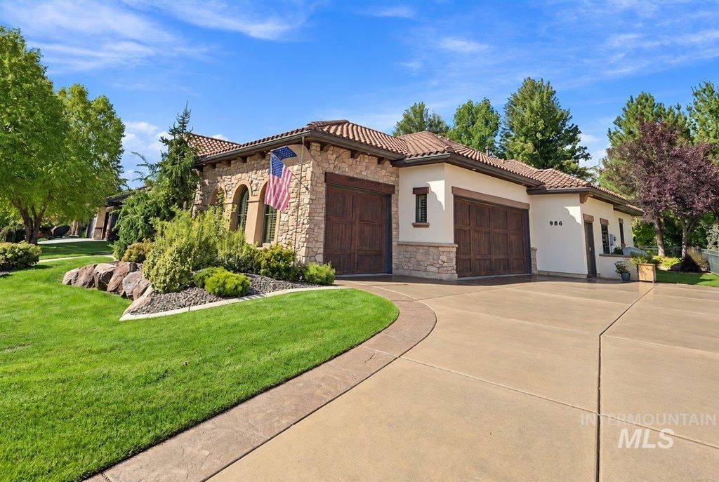 986 W Cherry Bello Dr, Eagle, ID 83616 photo 2