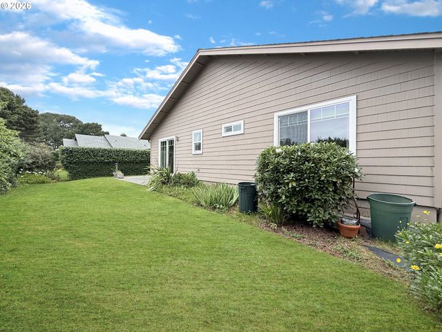 17186 S PASSLEY Rd, Brookings, OR 97415