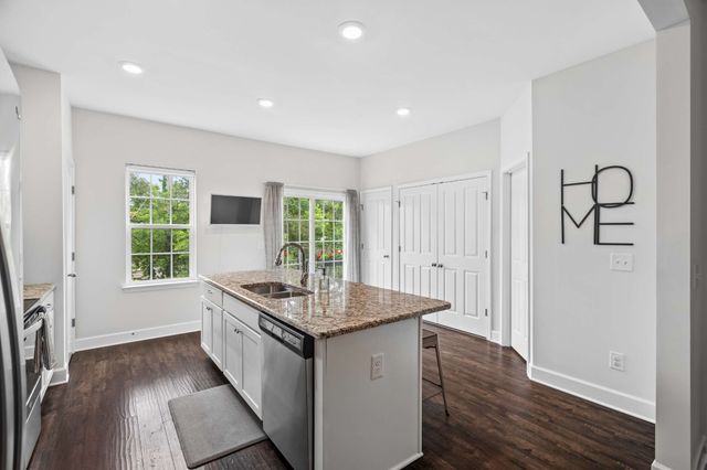 1027 Avery Park Dr, Smyrna, TN 37167