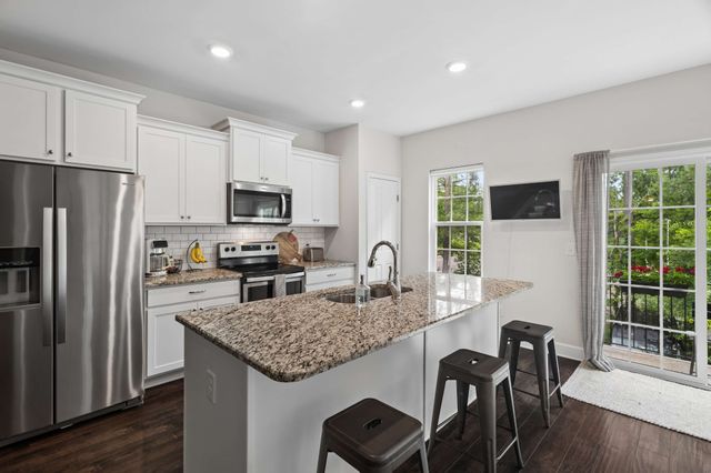 1027 Avery Park Dr, Smyrna, TN 37167