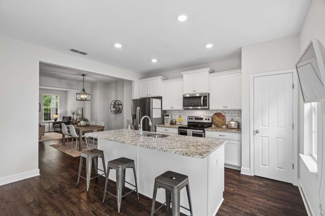 1027 Avery Park Dr, Smyrna, TN 37167