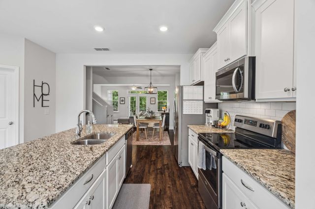 1027 Avery Park Dr, Smyrna, TN 37167