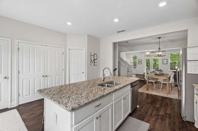 1027 Avery Park Dr, Smyrna, TN 37167