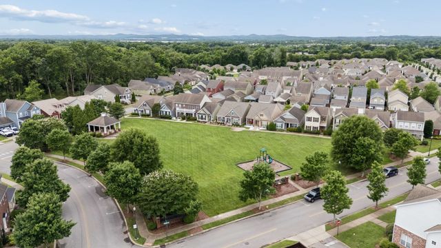 1027 Avery Park Dr, Smyrna, TN 37167