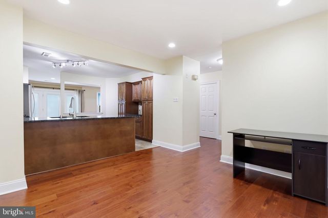 44 GAYLORD CT, Newtown, PA 18940