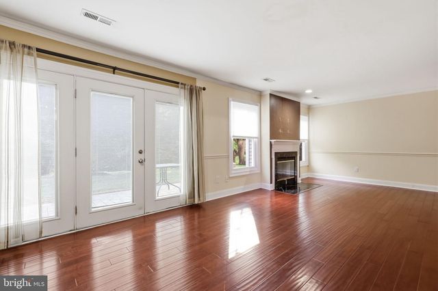 44 GAYLORD CT, Newtown, PA 18940