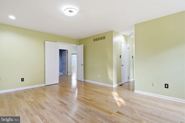 44 GAYLORD CT, Newtown, PA 18940