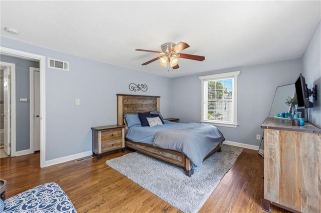 430 E 63rd Terrace, Kansas City, MO 64110